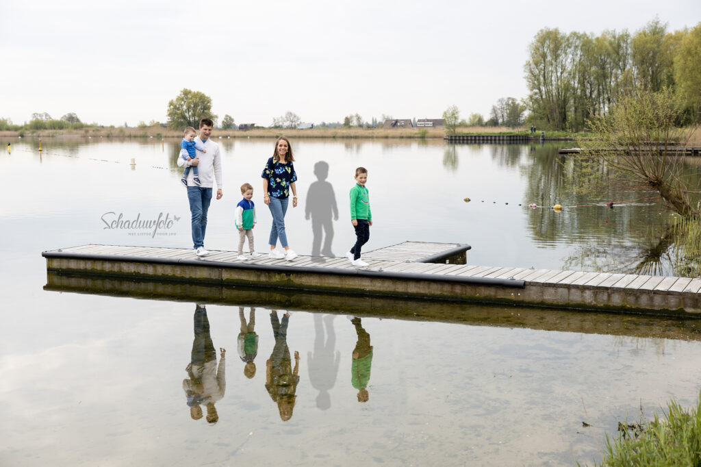 Das-Knuss-Schaduwfoto-Seppe-bij-de-Reeuwijkse-Plassen-fotoshoot-door-Dasja-Dijkstra-van-Das-Knuss-Fotografie