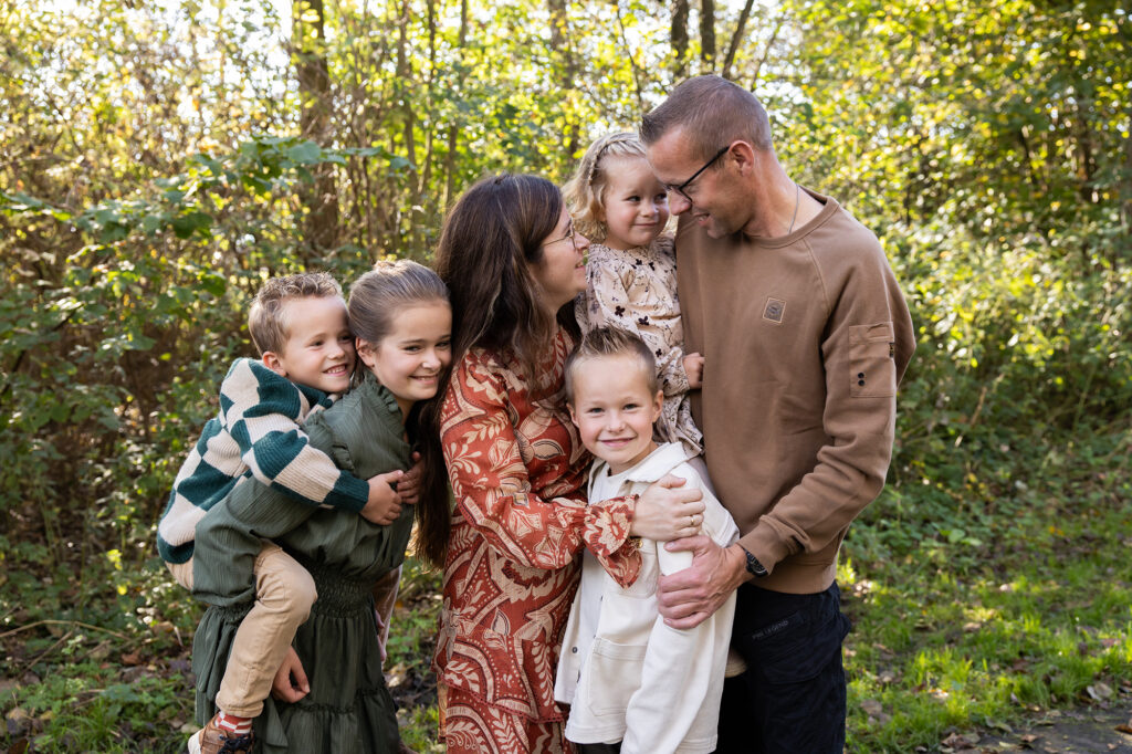 Fotograaf Reeuwijk Fotoshoot door Dasja Dijkstra van Das Knuss Fotografie gezin met vier kinderen