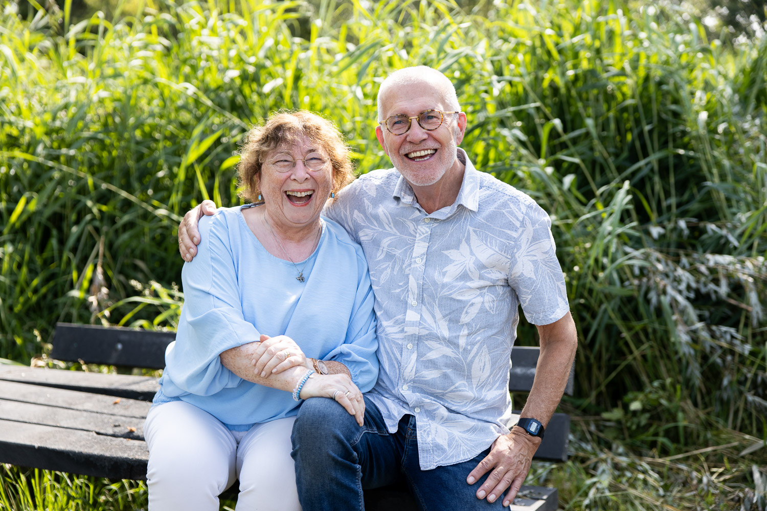 Loveshoot met een ouder koppel shoot met een ouder echtpaar door Dasja Dijkstra uit Waarder minishoot