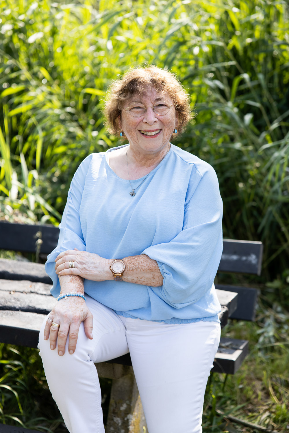 Loveshoot met een ouder koppel shoot met een ouder echtpaar door Dasja Dijkstra uit Waarder minishoot