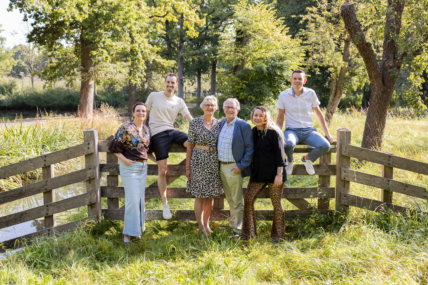 Familie fotoshoot door Dasja Dijkstra van Das Knuss Fotografie Brediuspark Woerden fotoshoot fotograaf Woerden