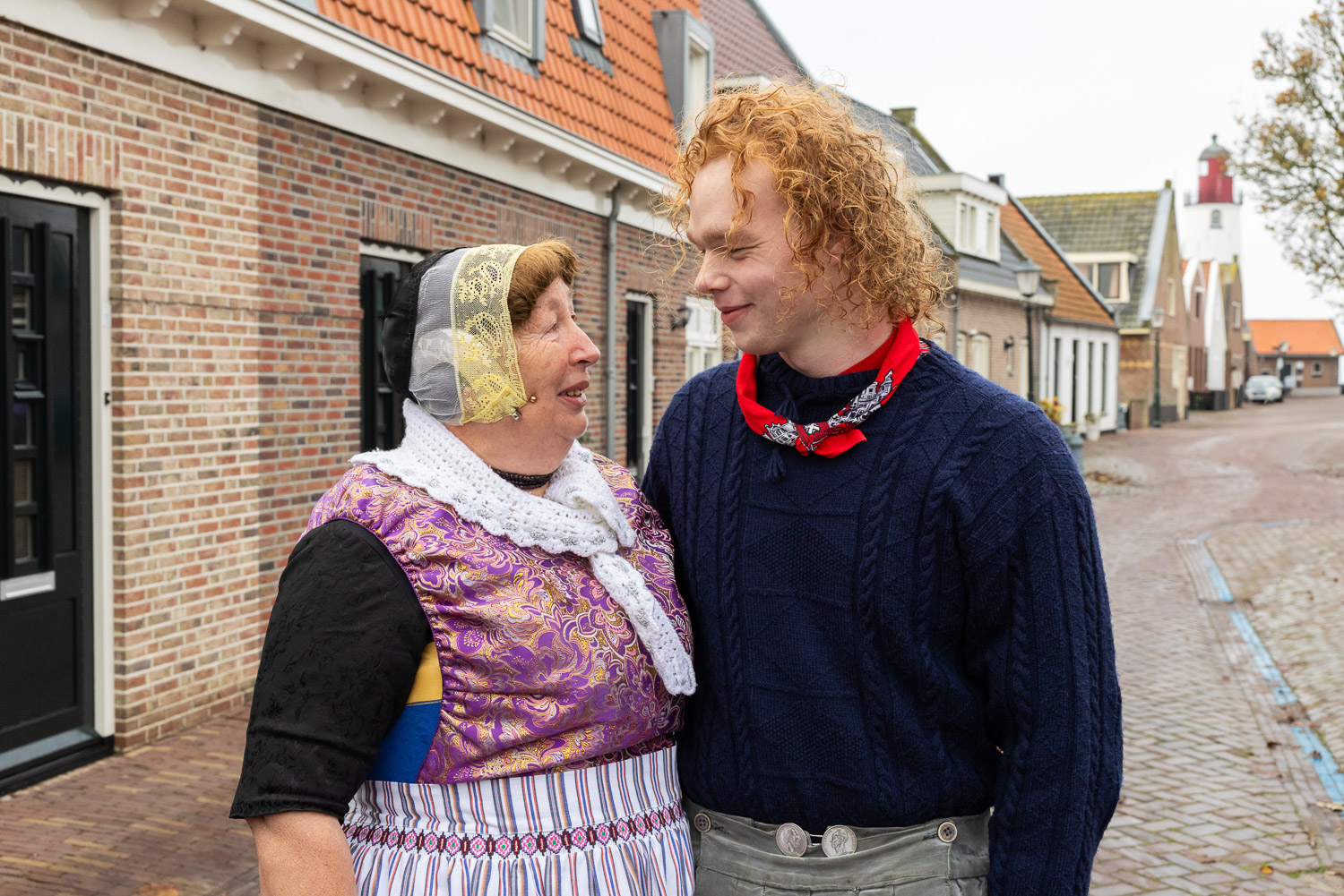 Fotoshoot Urker klederdracht Schaduwfoto met Urker klederdracht Fotoshoot op Urk door Dasja Dijkstra van Das Knuss Fotografie