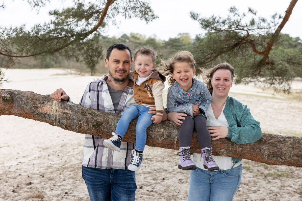 Fotoshoot gezin door Dasja Dijkstra van Das Knuss Fotografie Soesterduinen Soest